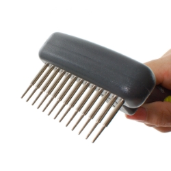 Picture of BUSTER UNDERCOAT RAKE Flexible - 13 long pins